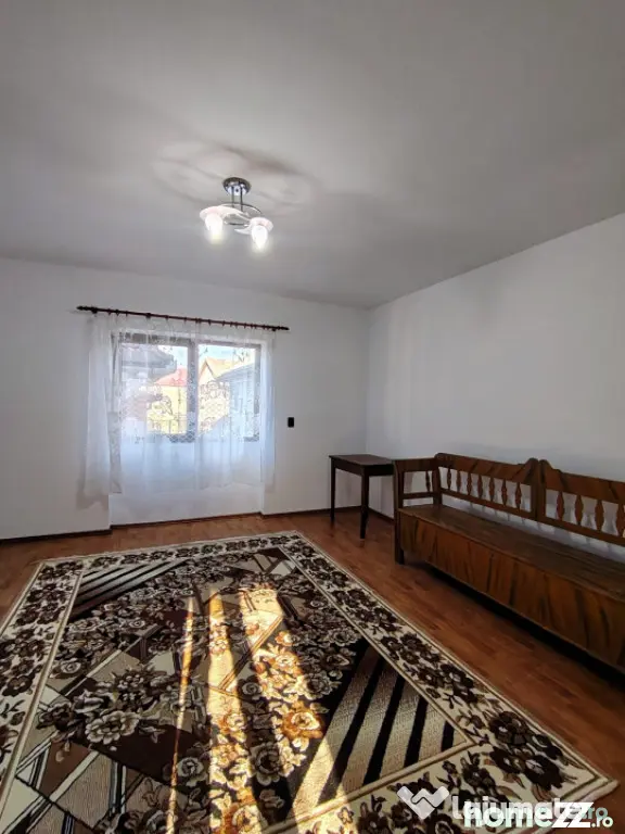 Casă cu 3 camere, anexe generoase și 1.813 mp teren – Fi - Finteusu Mic (Maramures)
