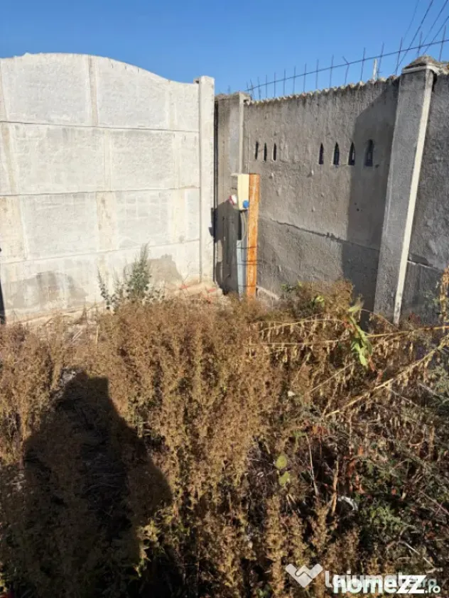 Teren intranvilan 1000mp peste calea ferata , trifazic, intr - Filiasi (Dolj)