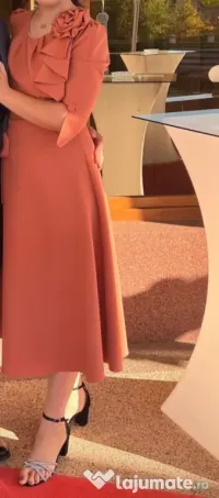 Rochie ocazie, lungime medie