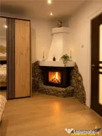 Apartament cochet, renovat, mobilat, echipat, semineu, regim