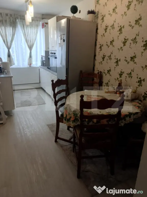 Inchiriez Apartament cu posibilitati multiple - Sibiu (Sibiu)