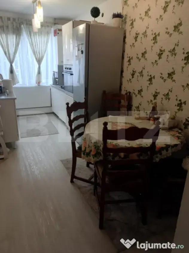 Inchiriez Apartament cu posibilitati multiple - Sibiu (Sibiu)