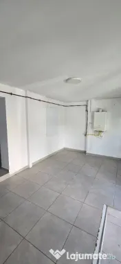 Spatiu comercial zona Liceului Economic 