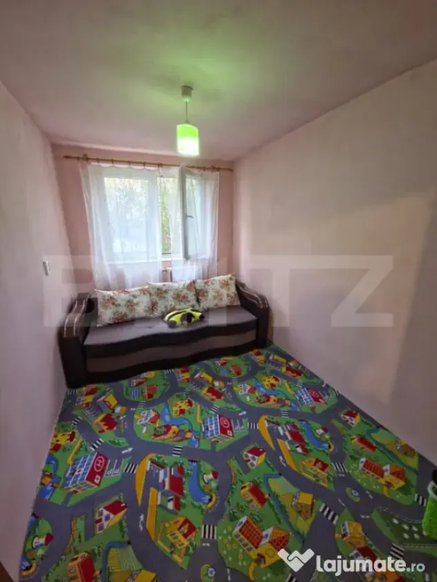Apartament de vânzare cu 4 camere, Semicentral - Zalău - Zalau (Salaj)