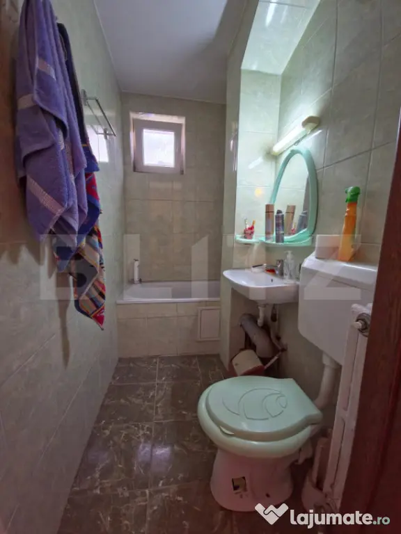 Apartament de vânzare cu 4 camere, Semicentral - Zalău - Zalau (Salaj)