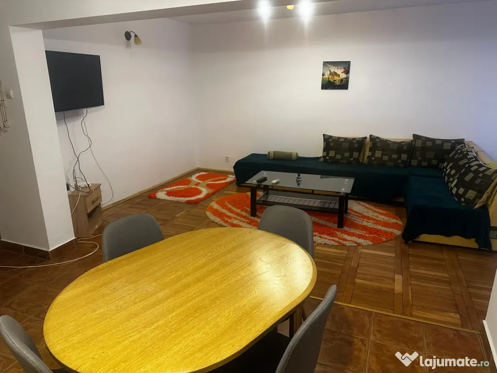 Apartament 3 camere decomandate, et. 1 zona Port