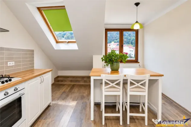 Apartament cu panorama de exceptie asupra Brasovului si Tamp - Brasov (Brasov)