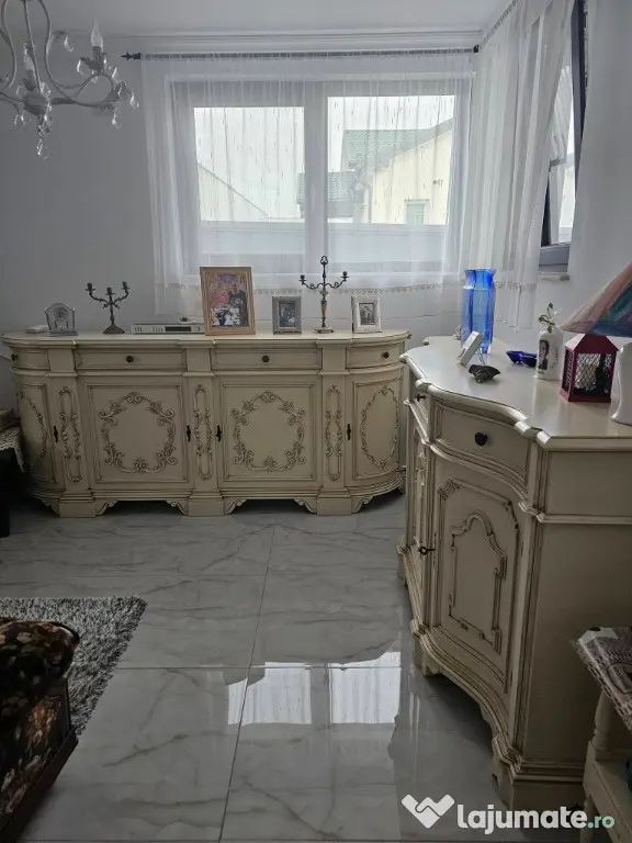 Casa noua mobilata si utilata zona rezidentiala - Botosani (Botosani)