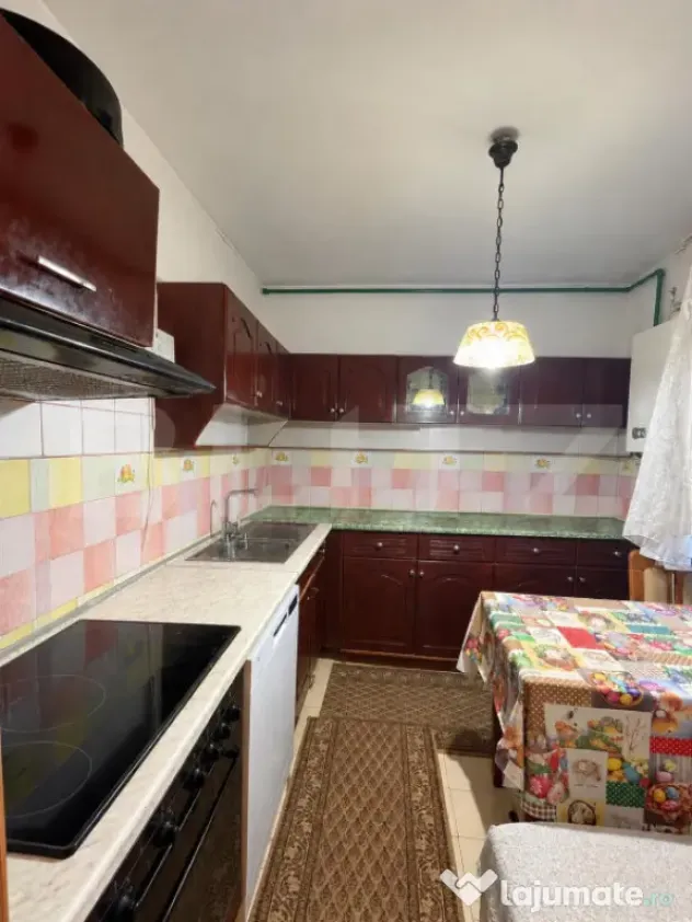 Se vinde casă in orașul HAȚEG – cu etaj, mansardă, pis - Hateg (Hunedoara)