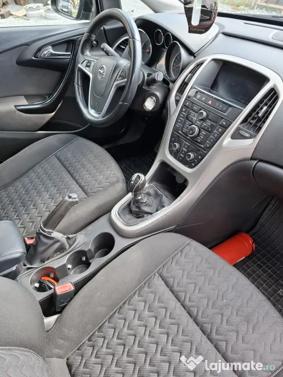 OPEL Astra 2013 — imagine 5