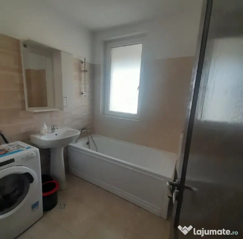 Inchiriez garsoniera Lacul lui Binder cu loc de parcare