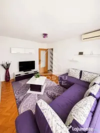Apartament de vanzare cu 2 camere, semidecomandat, zona Sagului