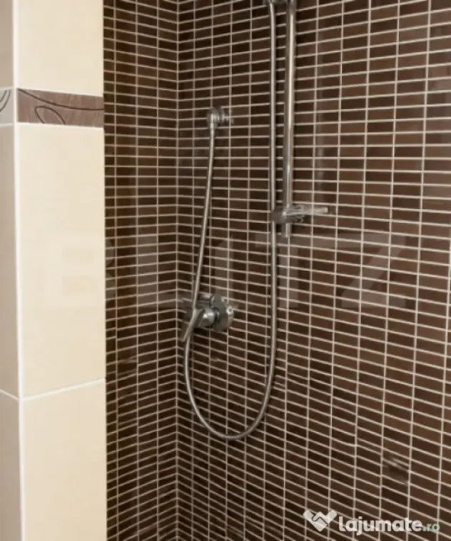 Apartament cu 3 camere pe două niveluri, Burdujeni, 57 mp - Suceava (Suceava)