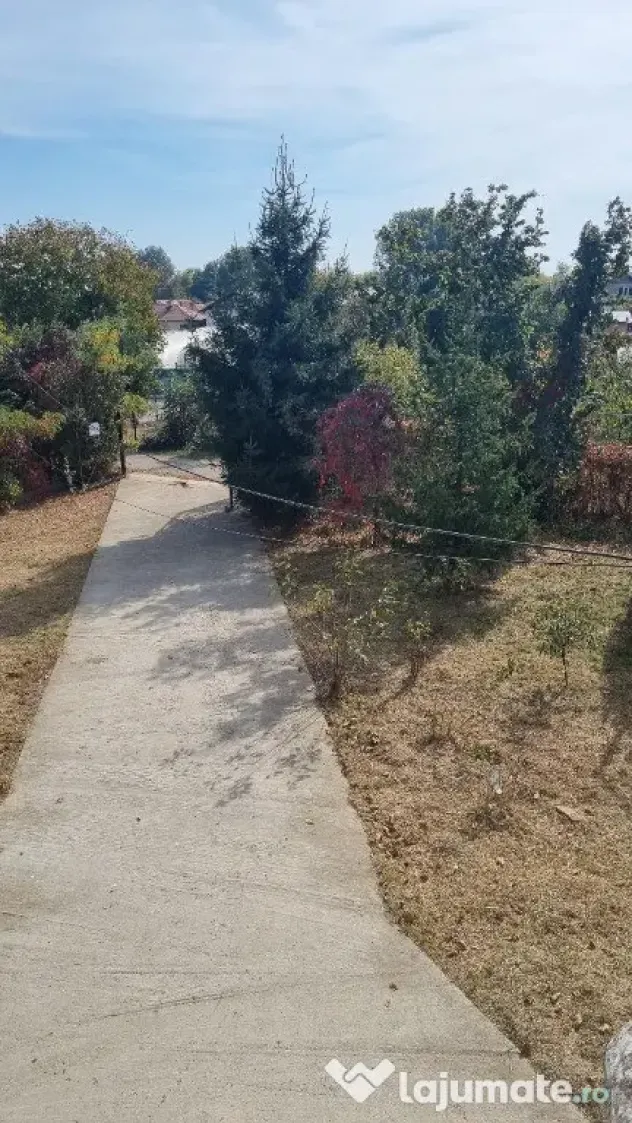 Vand casa cu teren de 2000 mp, Oras. Gaesti, Jud. Dambovita - Gaesti (Dambovita)