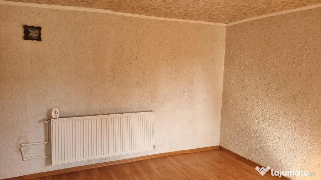 Vand casa cu teren de 2000 mp, Oras. Gaesti, Jud. Dambovita - Gaesti (Dambovita)