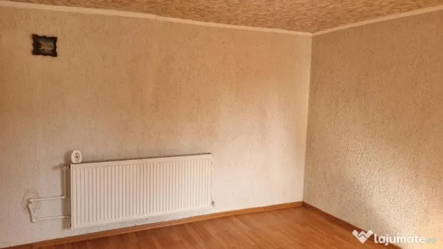 Vand casa cu teren de 2000 mp, Oras. Gaesti, Jud. Dambovita - Gaesti (Dambovita)