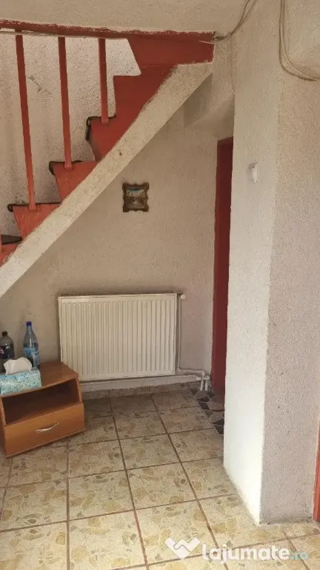 Vand casa cu teren de 2000 mp, Oras. Gaesti, Jud. Dambovita - Gaesti (Dambovita)
