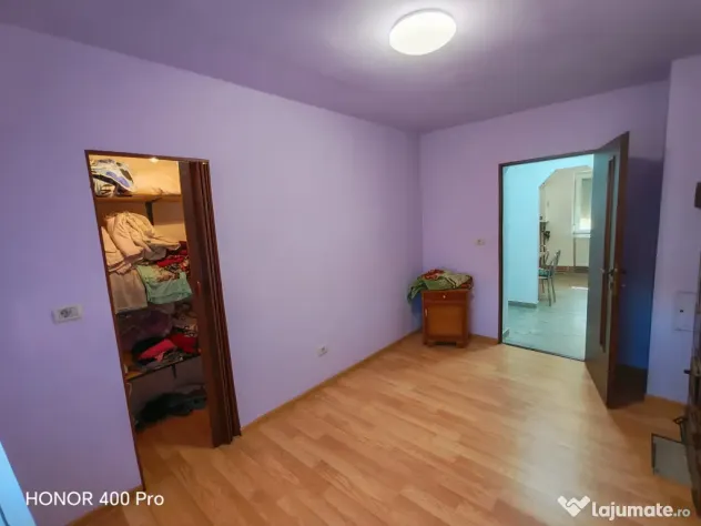 Apartament 4 camere semidecomandat Aradul Nou