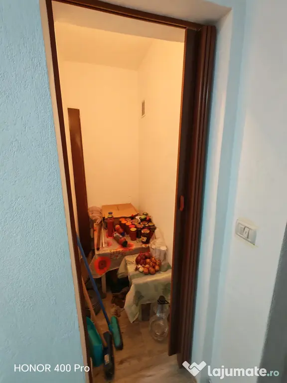 Apartament 4 camere semidecomandat Aradul Nou