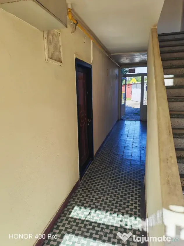 Apartament 4 camere semidecomandat Aradul Nou