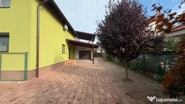 Casa individuala cu garaj, teren 706mp, terasa la etaj 50mp, - Dumbravita (Timis)