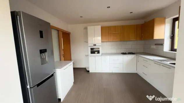 Casa individuala cu garaj, teren 706mp, terasa la etaj 50mp, - Dumbravita (Timis)