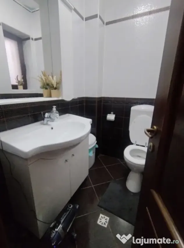 Vilă cu piscină și cramă - Valenii De Munte (Prahova)