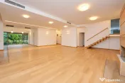 Vilă 7 Camere | 307 MP | Grădină & Terase | Garaj | Băne 