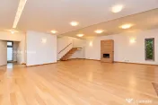Vilă 7 Camere | 307 MP | Grădină & Terase | Garaj | Băne 