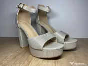 Sandale cu platformă și toc gros 