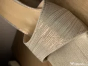 Sandale cu platformă și toc gros 