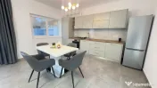 Casa de tip triplex cu 3 camere, in Dumbravita. 