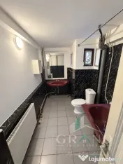 Casă 280 MP | 4 Camere | 4 Băi | 2 Bucătării | Garaj | M