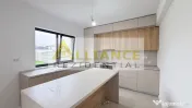 Casă P+E cu 4 camere, complet mobilată, curte amenajată cu gazon