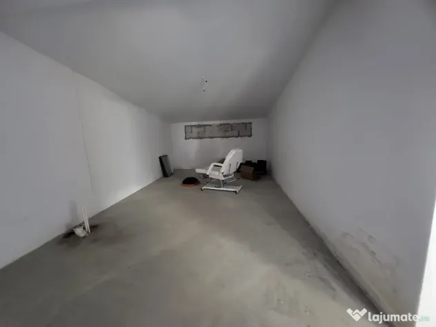Spatiu comercial de inchiriat - 160mp - terasa 40mp, Eroilor - Floresti (Cluj)