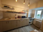 DE INCHIRIAT Apartament cu 3 camere în zona P-ta Alba Iulia 