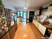 CASA cocheta-155 mp+1000 mp teren,centru Carcea 