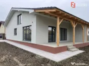 Duplex pe parter cu 3 camere - Mosnita Veche