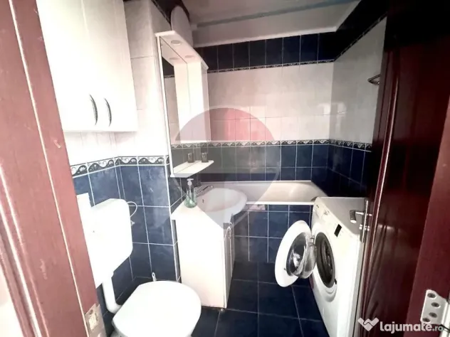 De închiriat apartament cu 3 camere, în zona Decebal - Oradea (Bihor)