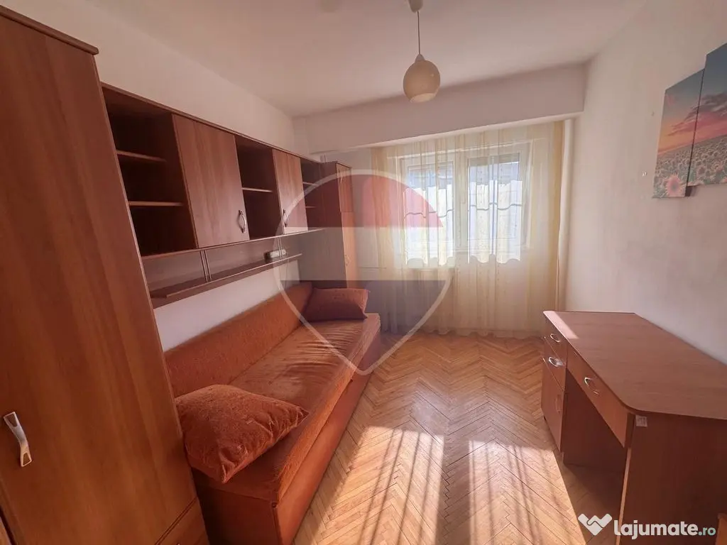 De închiriat apartament cu 3 camere, în zona Decebal - Oradea (Bihor)