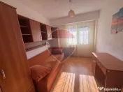 De închiriat apartament cu 3 camere, în zona Decebal 