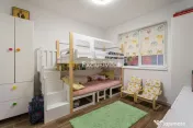 3 camere, 2 băi, loc de parcare și boxă incluse, Apărătorii Patriei