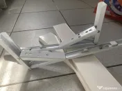 Suporturi pliabile pentru rafturi sau masa (console) 