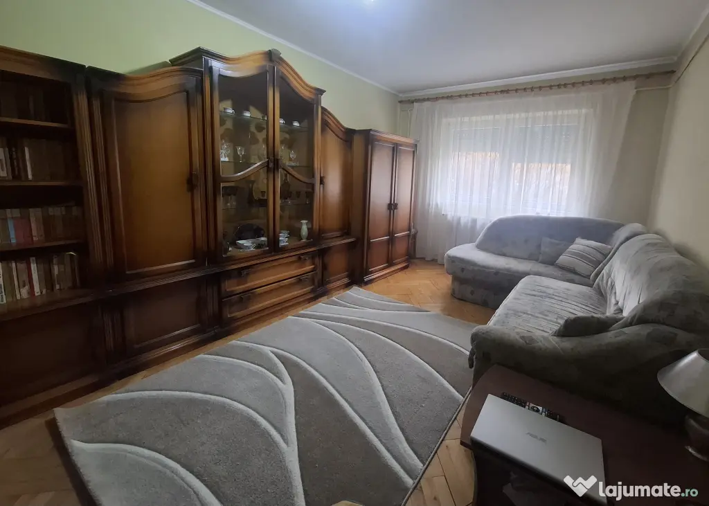 De vanzare apartament 3 camere decomandate zona Decebal-Dacia