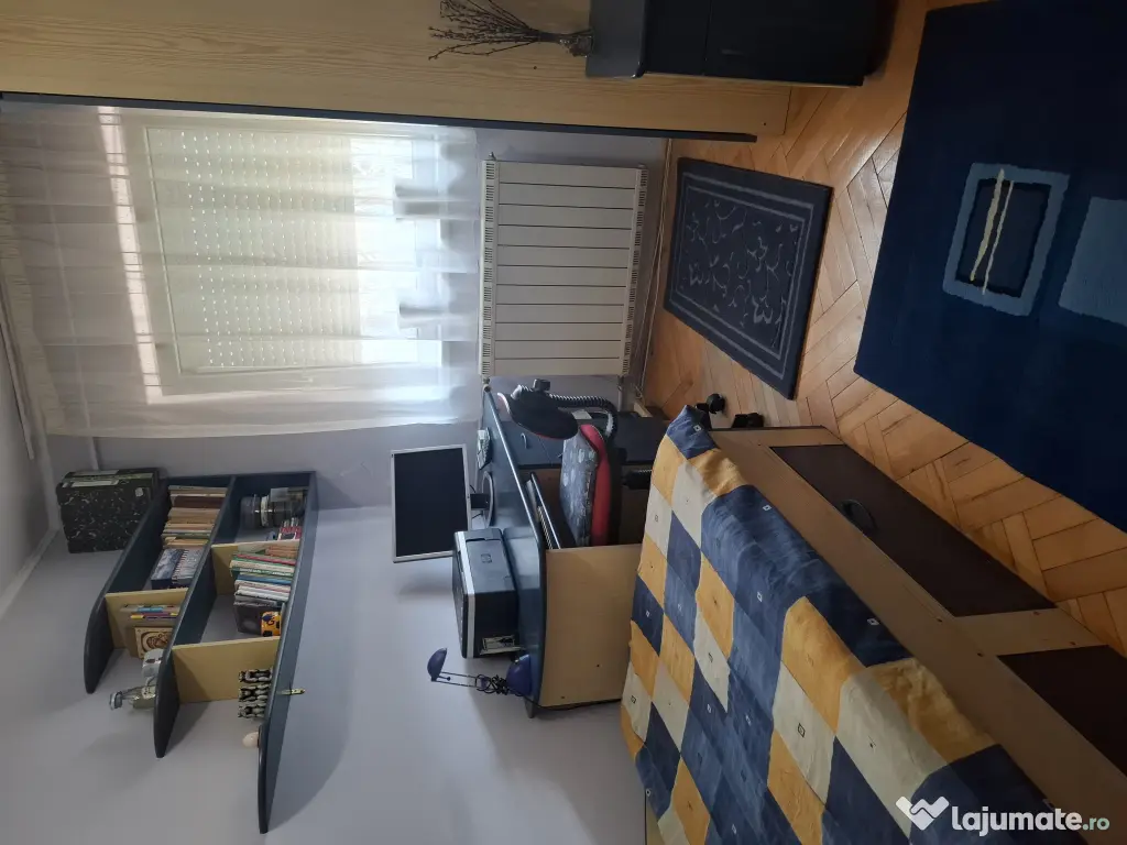 De vanzare apartament 3 camere decomandate zona Decebal-Dacia