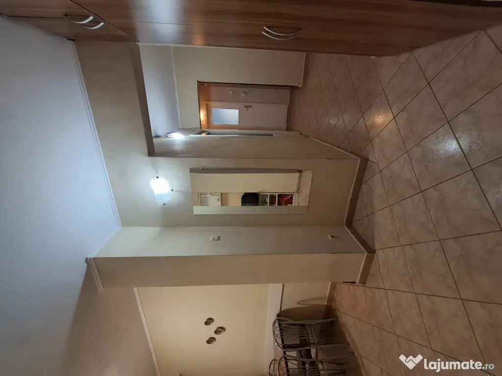 De vanzare apartament 3 camere decomandate zona Decebal-Dacia