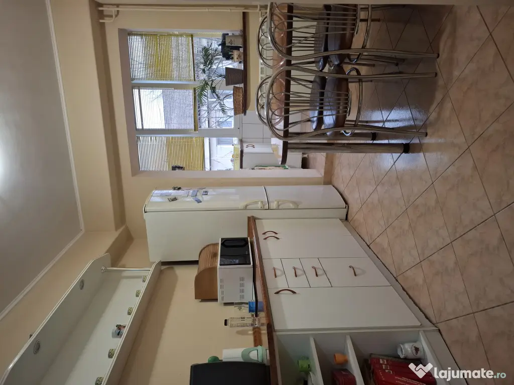 De vanzare apartament 3 camere decomandate zona Decebal-Dacia