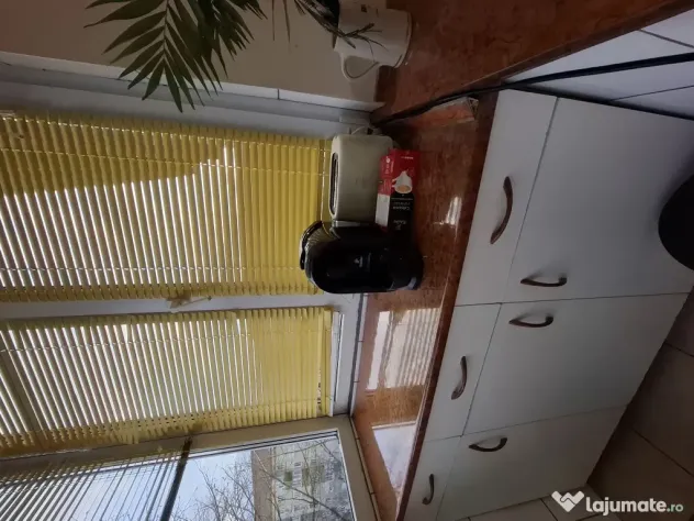 De vanzare apartament 3 camere decomandate zona Decebal-Dacia