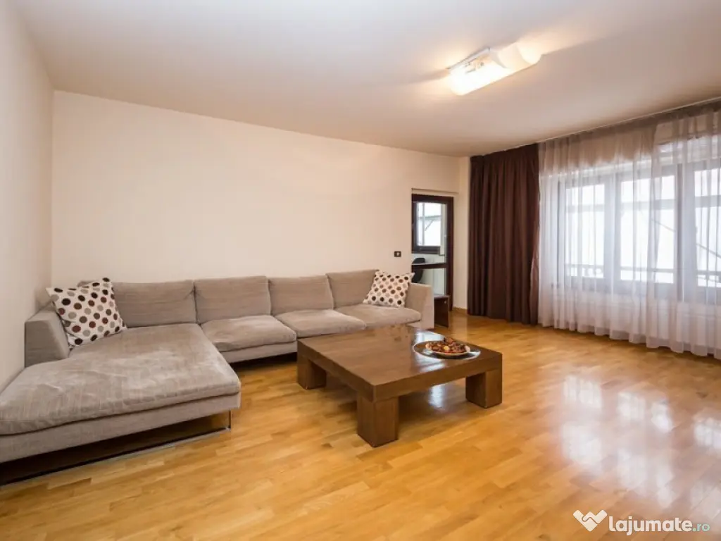 Decebal, Apartament 3 camere proaspat zugravit.