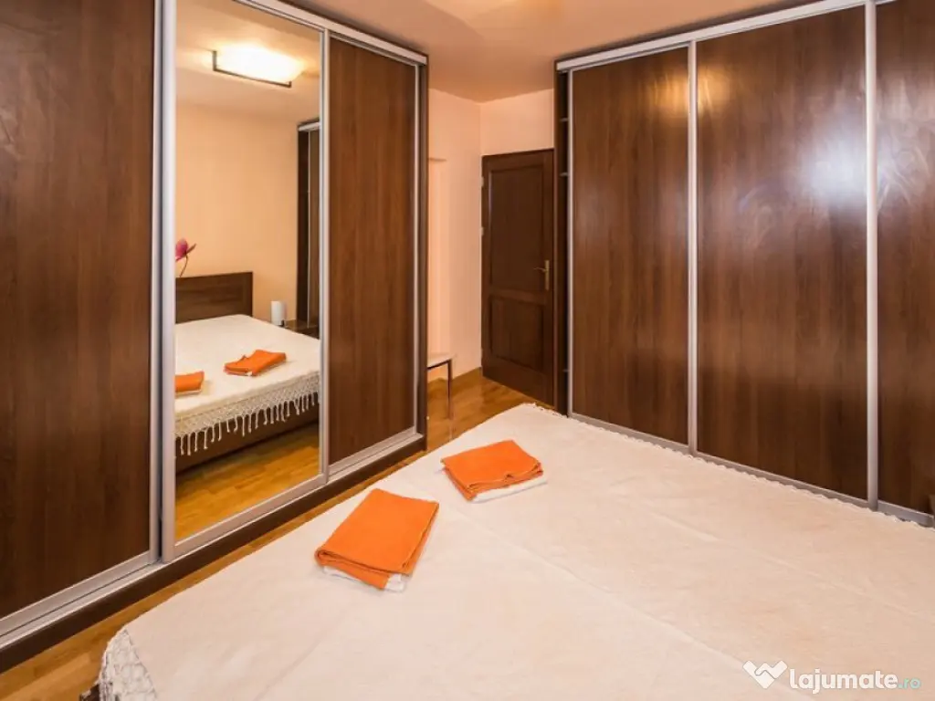 Decebal, Apartament 3 camere proaspat zugravit.